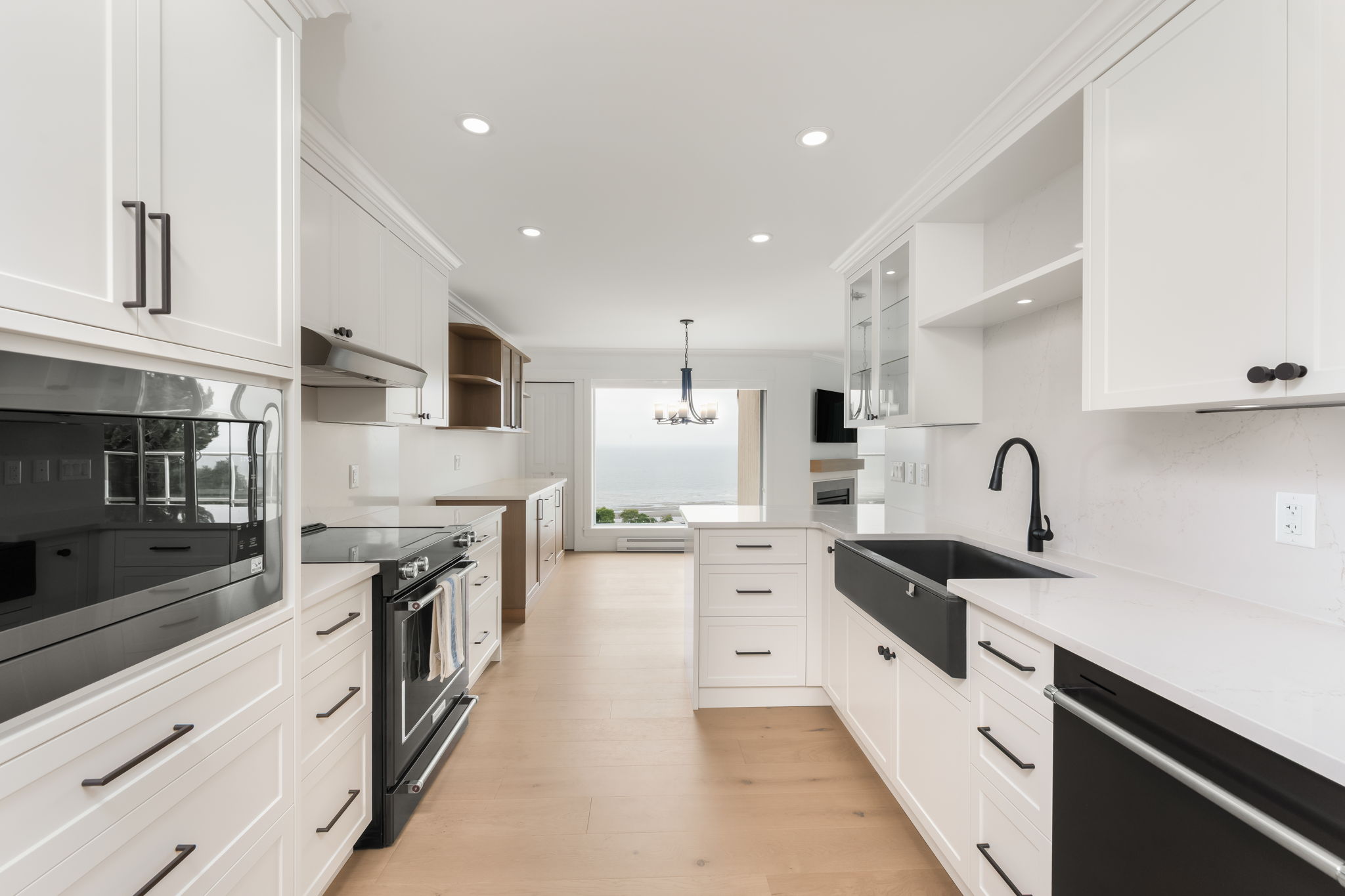 10-web-or-mls-503 - 15025 Victoria -010