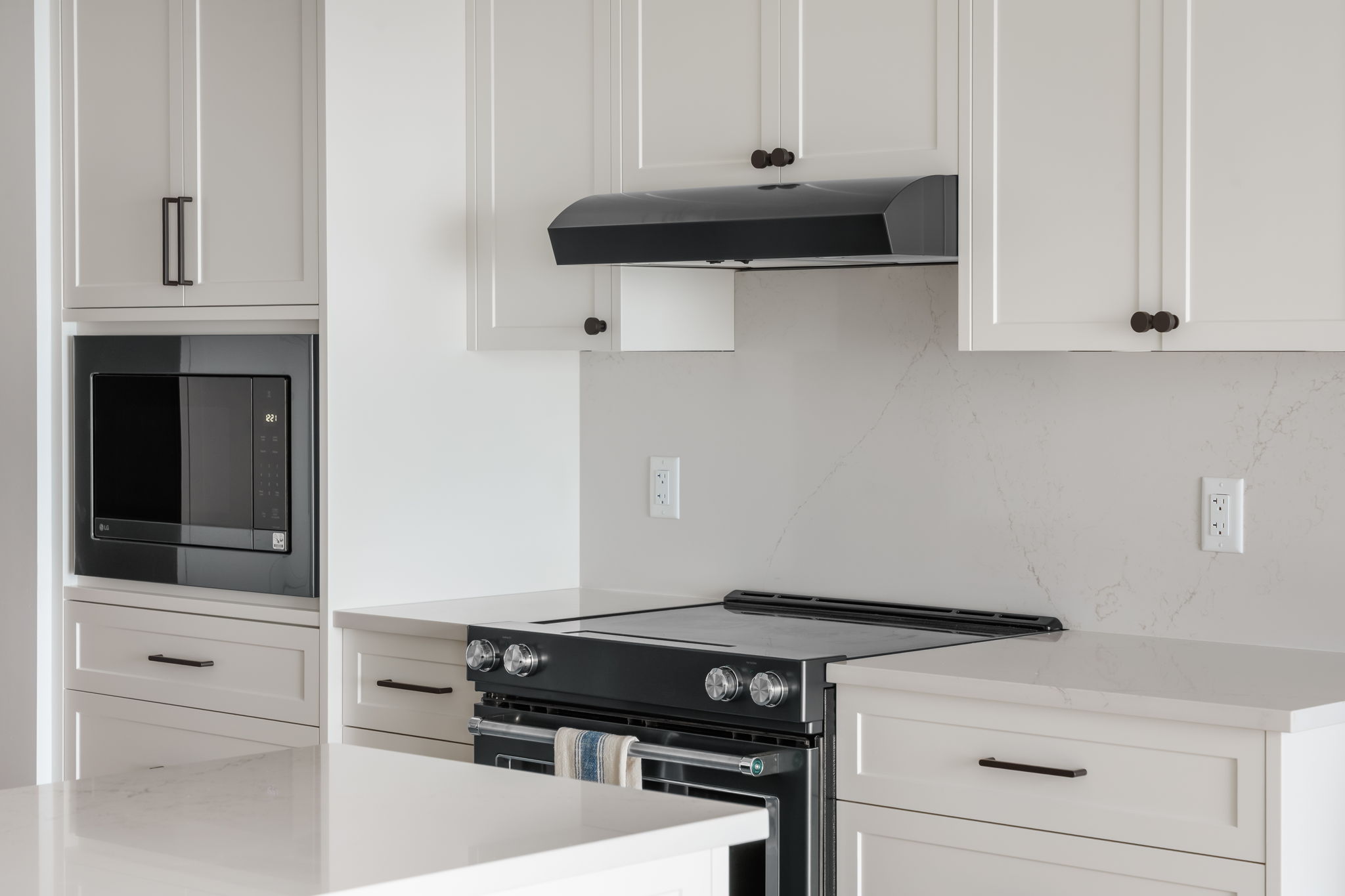 18-web-or-mls-503 - 15025 Victoria -018