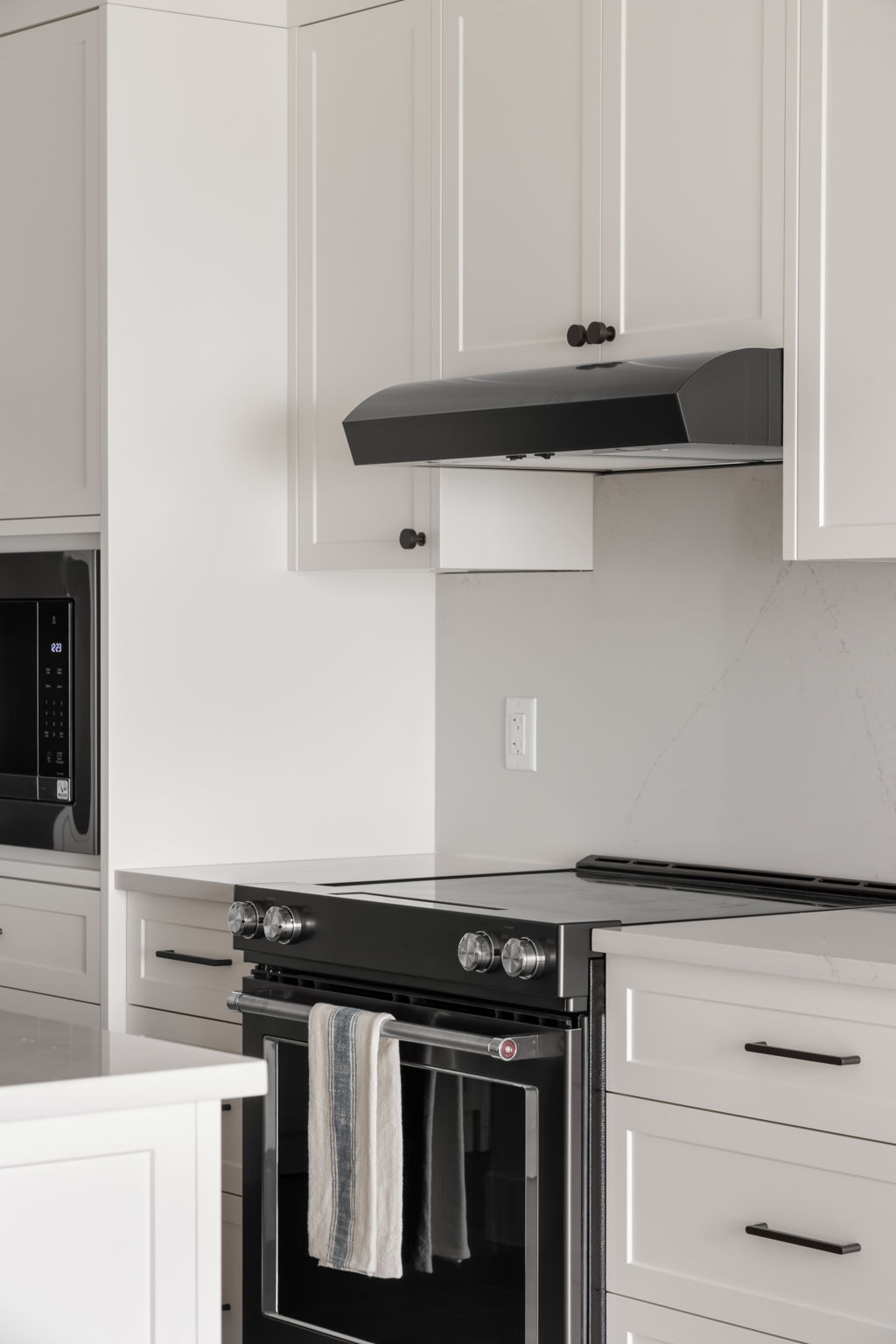 20-web-or-mls-503 - 15025 Victoria -020