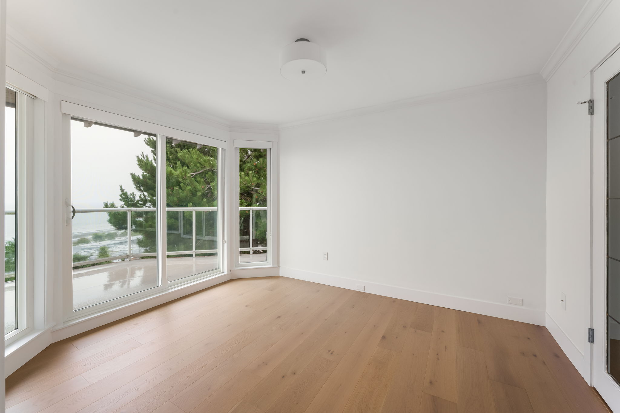 21-web-or-mls-503 - 15025 Victoria -021