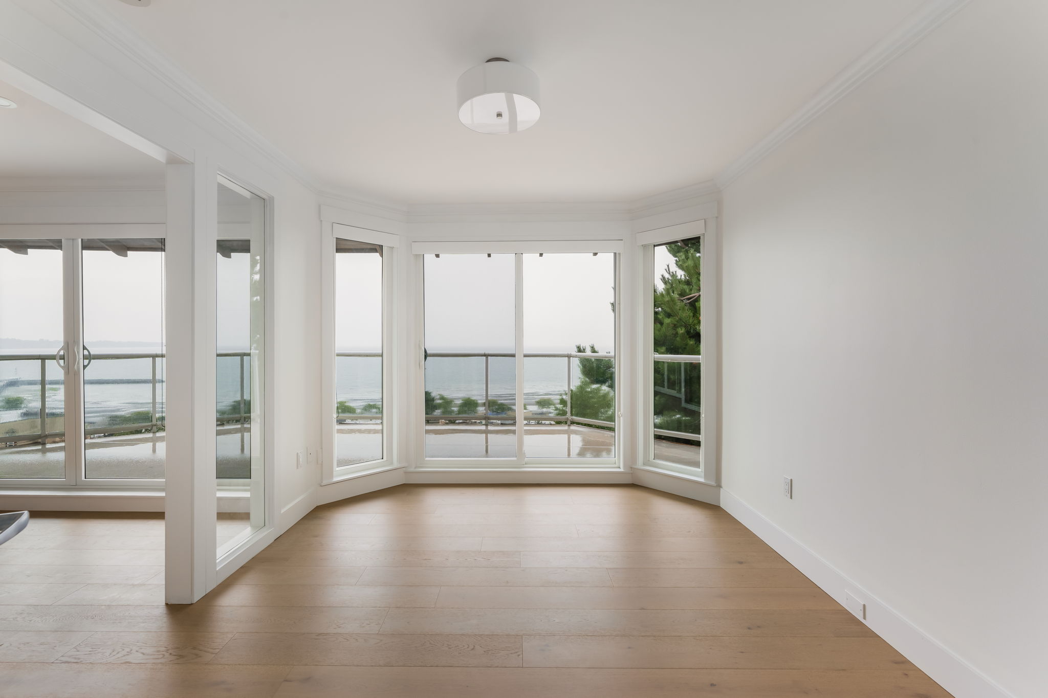 22-web-or-mls-503 - 15025 Victoria -022