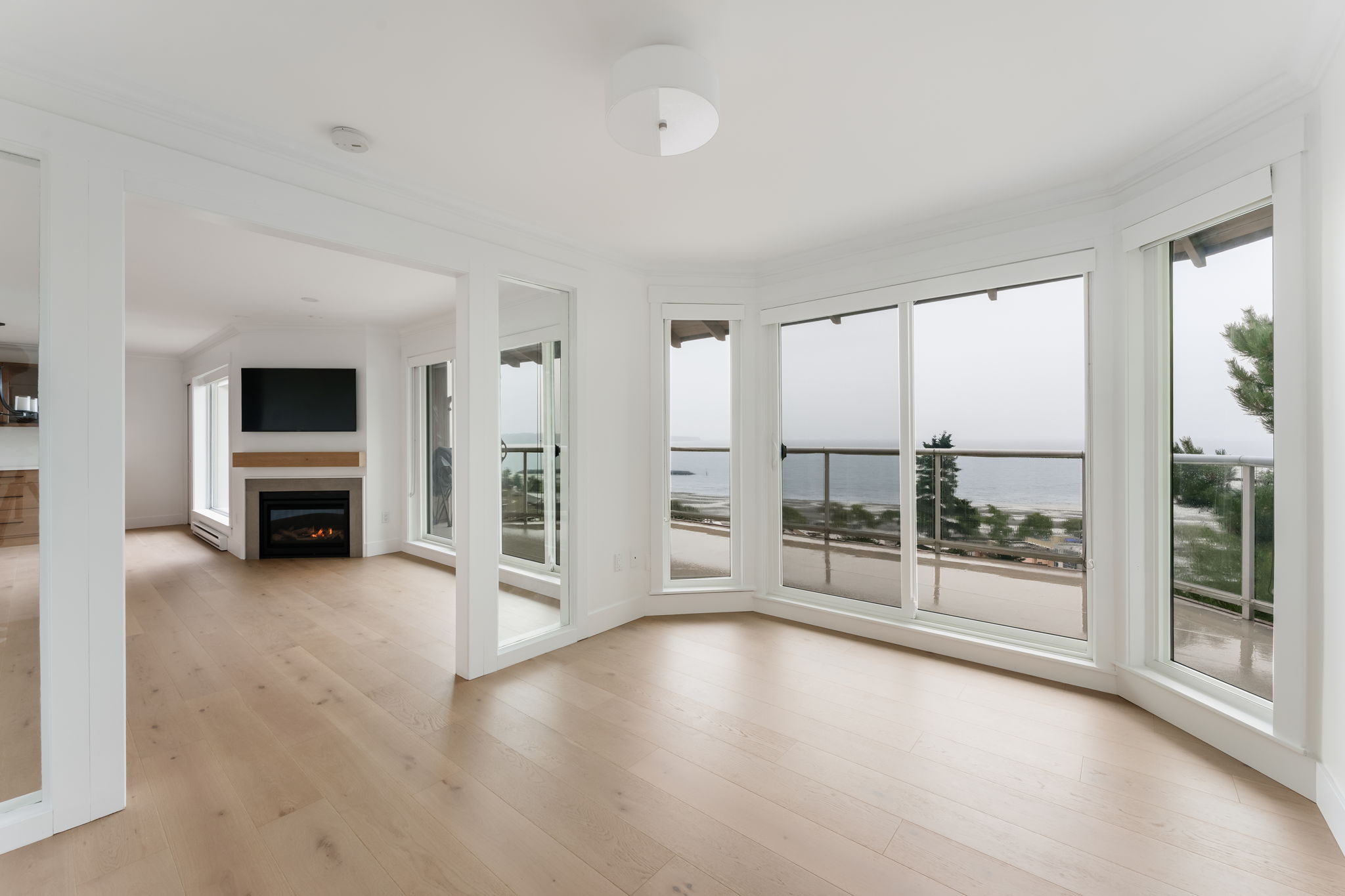 23-web-or-mls-503 - 15025 Victoria -023
