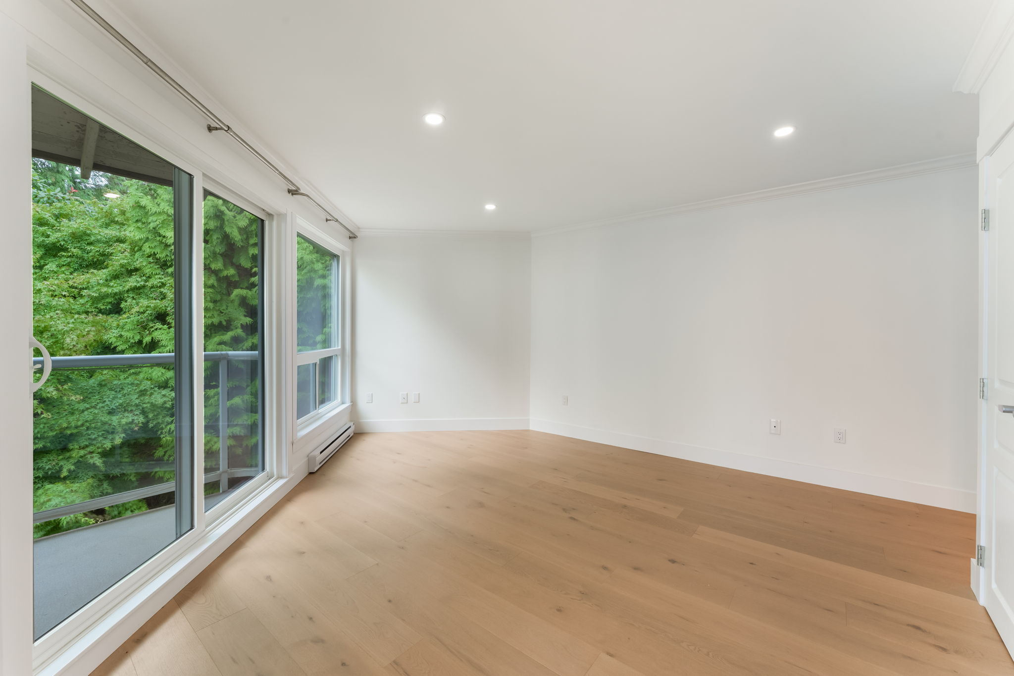 25-web-or-mls-503 - 15025 Victoria -025