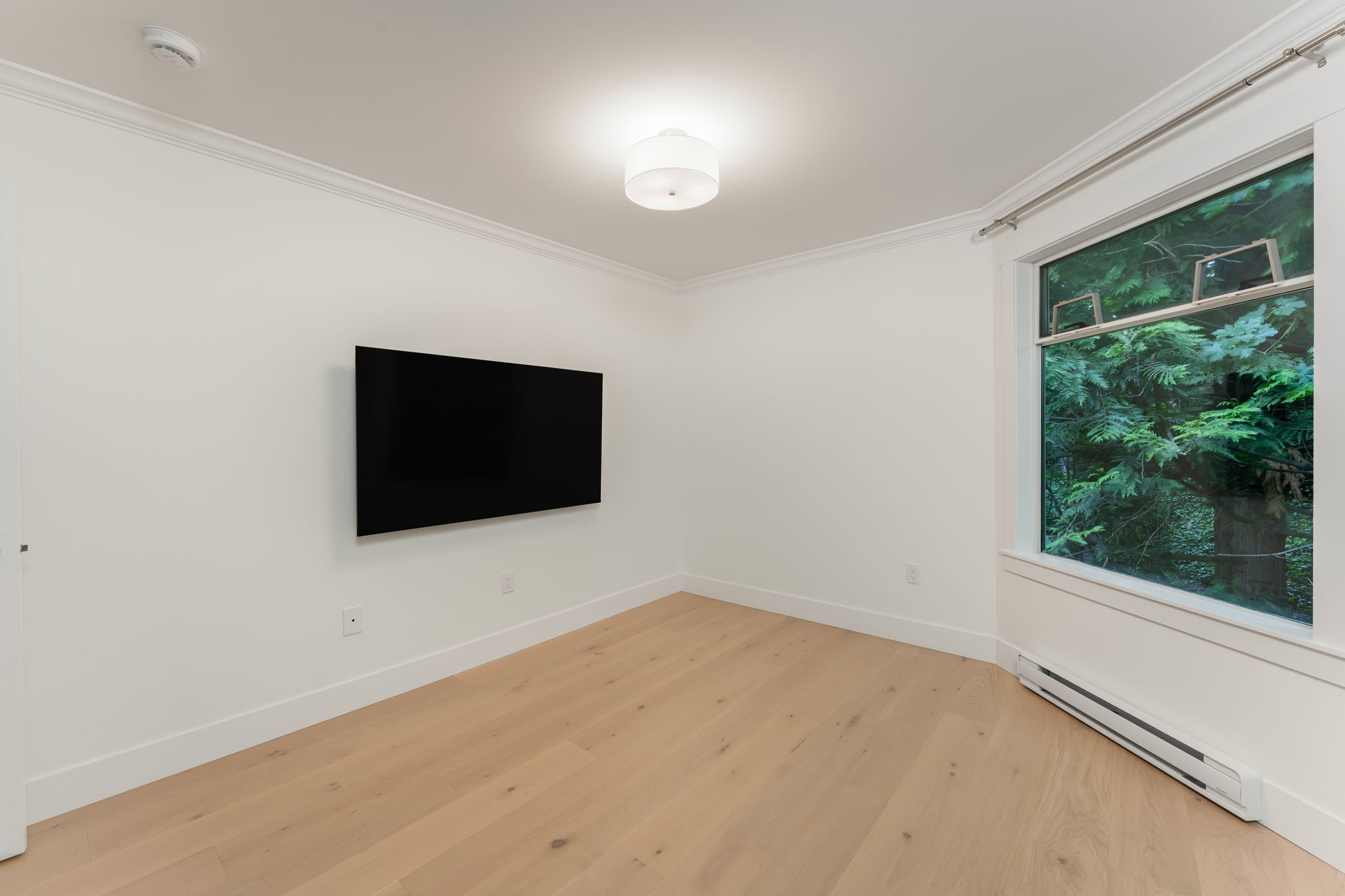 27-web-or-mls-503 - 15025 Victoria -027