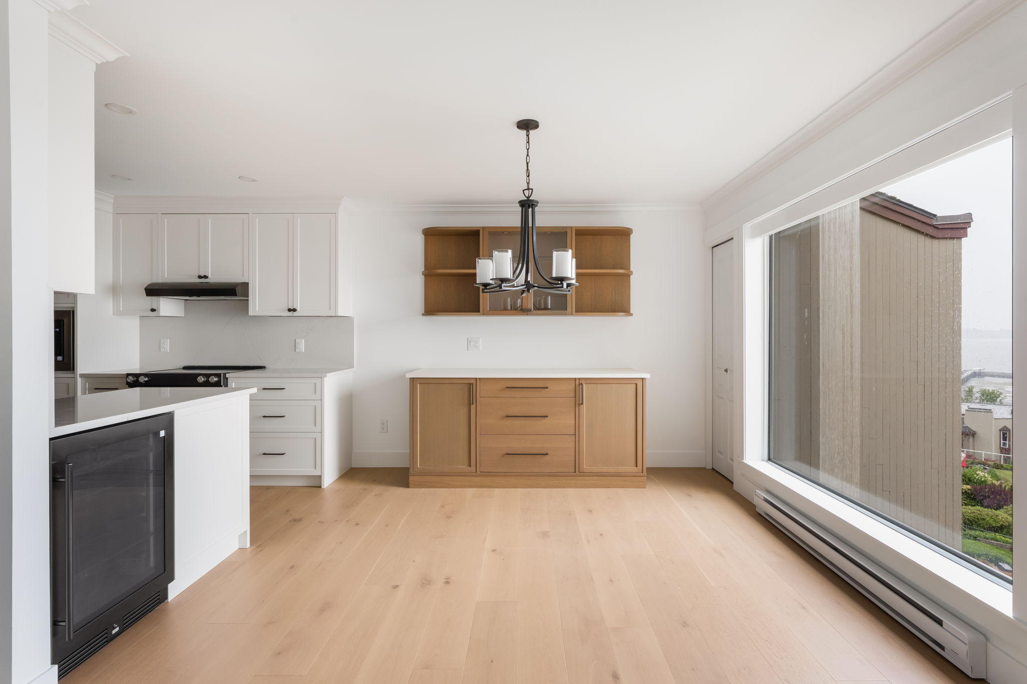 3-web-or-mls-503 - 15025 Victoria -003