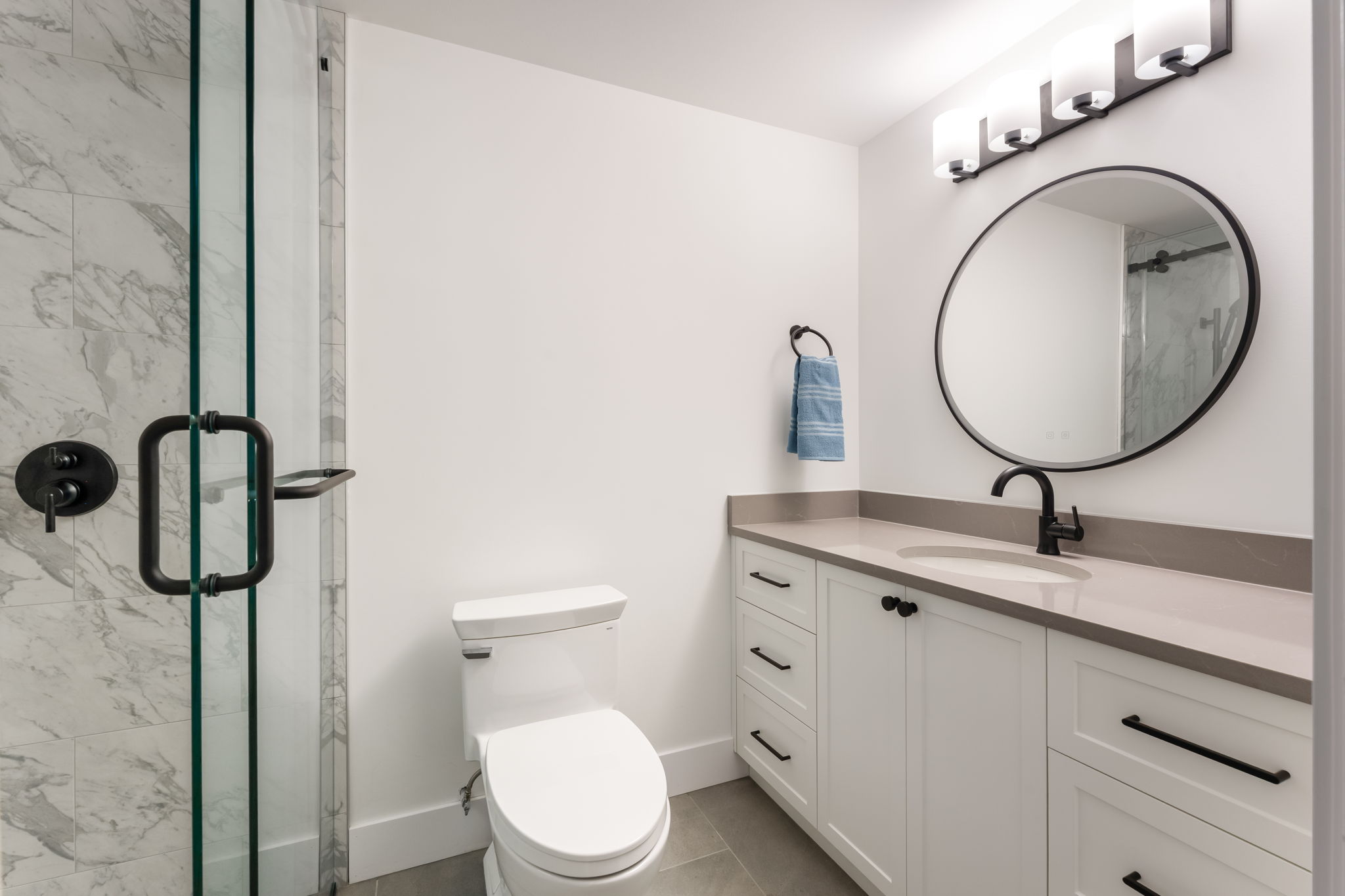 32-web-or-mls-503 - 15025 Victoria -032