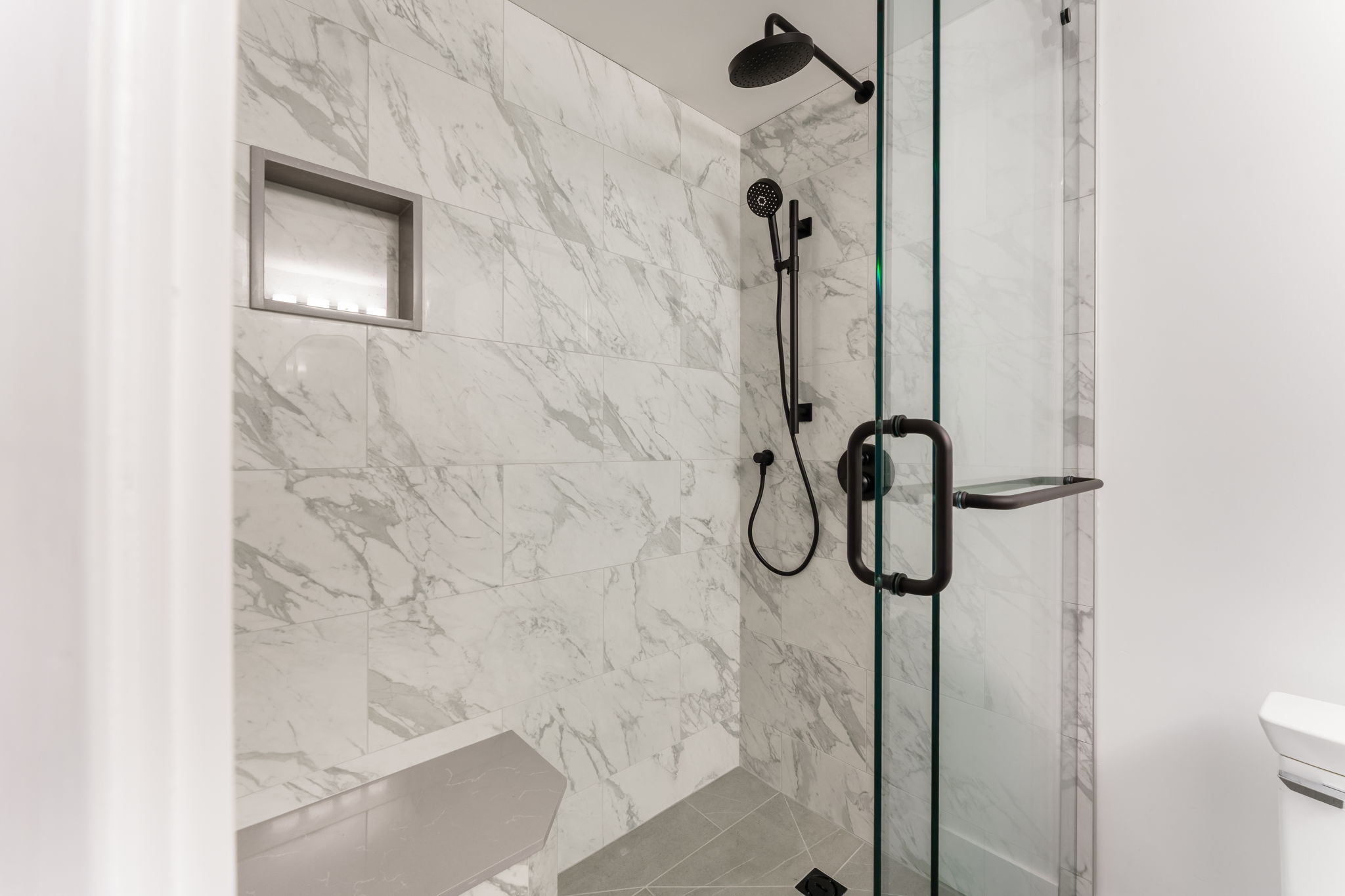 35-web-or-mls-503 - 15025 Victoria -035